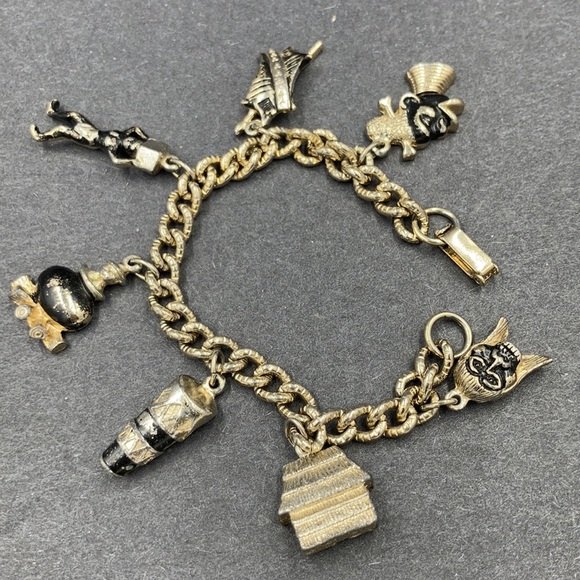 Vintage 1950’s Jamaican Figural Charm Bracelet - Picture 2 of 7